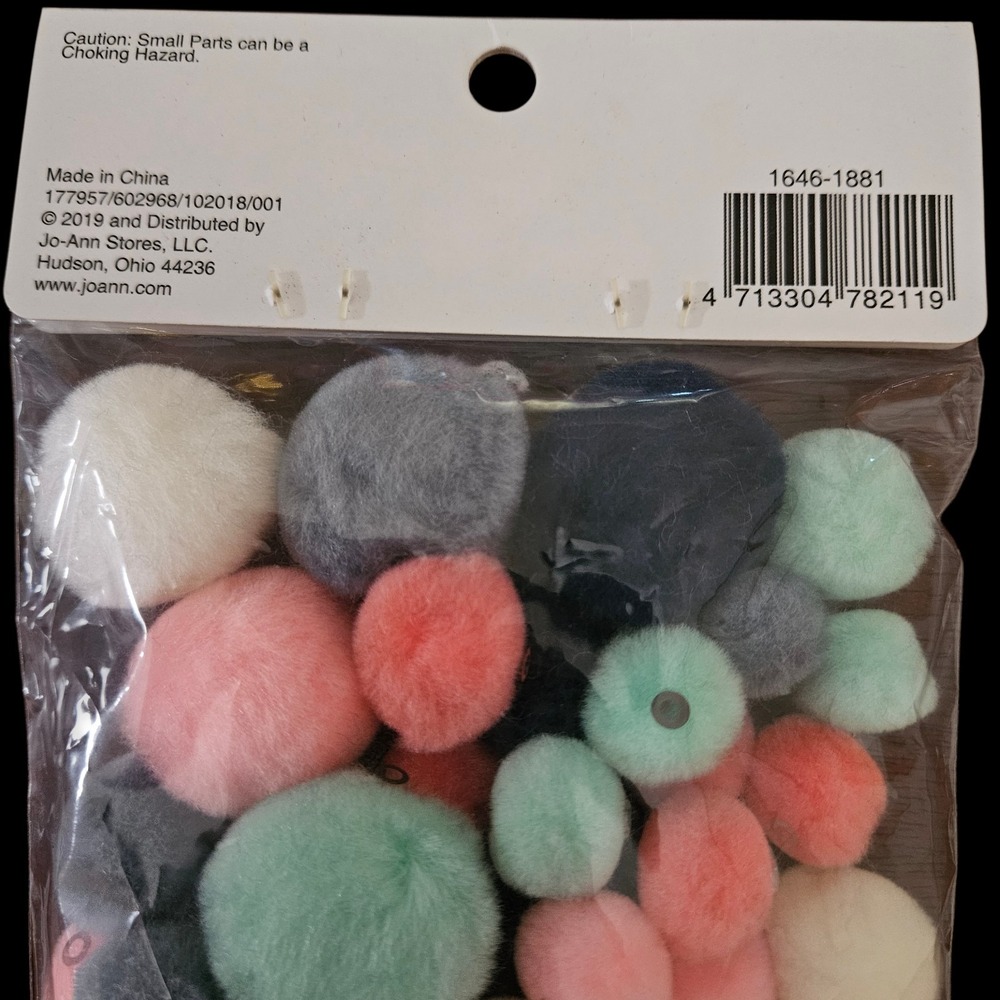 Simply Spring Construction Crafting Pom Poms 85 Pieces New Multicolor Multi Size - Picture 5 of 9